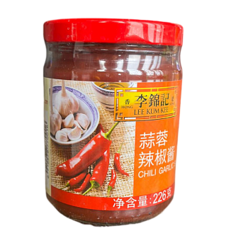 Соус LeeKumKee паста острая с чесноком 240г
