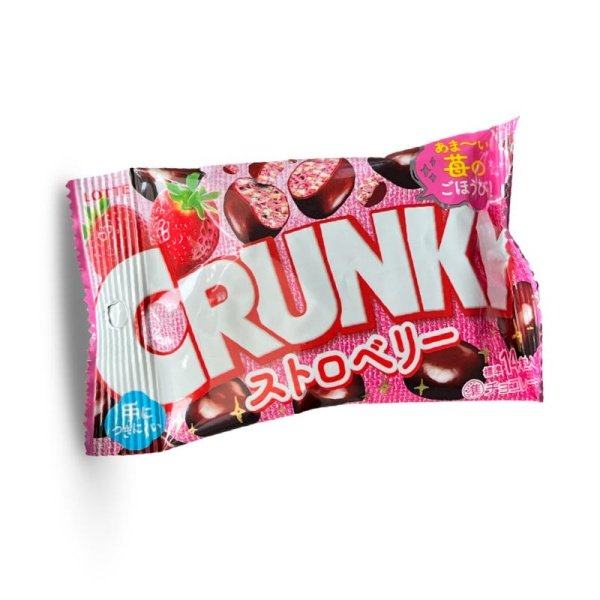 Drazhe Crunky shokoladnoe s klubnichnoy nachinkoy 32g