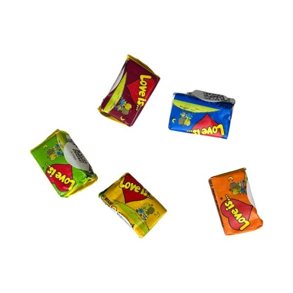 Zhevatelnaya rezinka Love Is s koltsom assorti 4,2g
